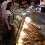 A ver...¡que mucha selección!  Let's see....so many choices!